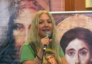 Vassula disertando sobre la unidad de los cristianos en la peregrinación en Turquia de 2007