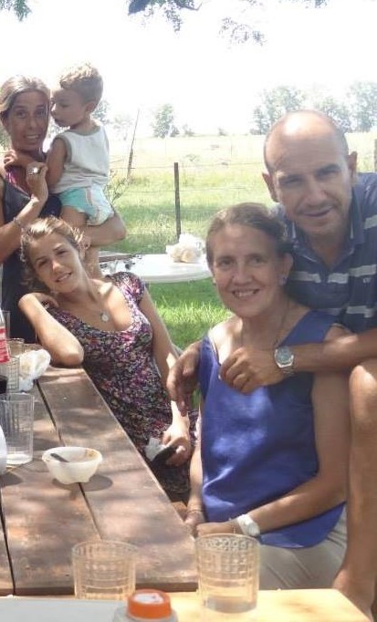 Claudette Dubois en una reunión familiar. 